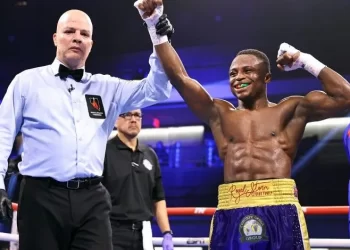 Dogboe battles to victory over Diaz in close contest