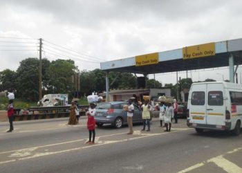Toll booths are not market centres – Majority Leader to angry hawkers