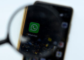 WhatsApp for iOS is Preparing to Launch a Reactions Feature