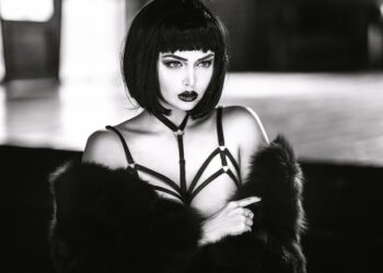 Some bad girl traits guys love to see in a girl