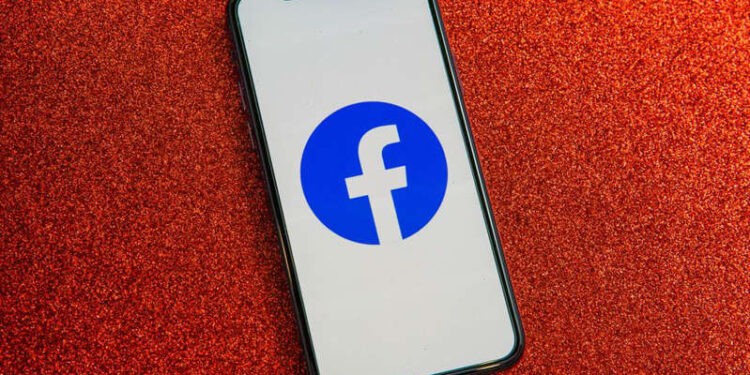 Facebook sued over death of federal officer