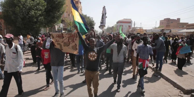 Security forces kill demonstrator as Sudanese defy protest ban