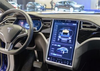U.S. seeks more information from Tesla on distracted drive game probe