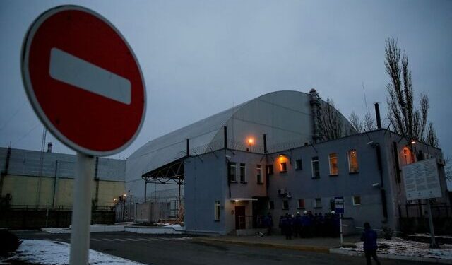 Ukraine demands Russia withdraw from Chernobyl area, says ammunition could explode