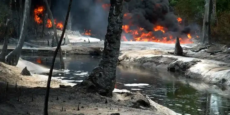 Explosion at Nigerian illegal oil refinery kills more than 100