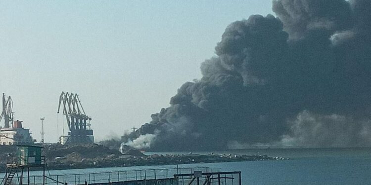 Powerful explosions heard in Kyiv after Russian warship sinks