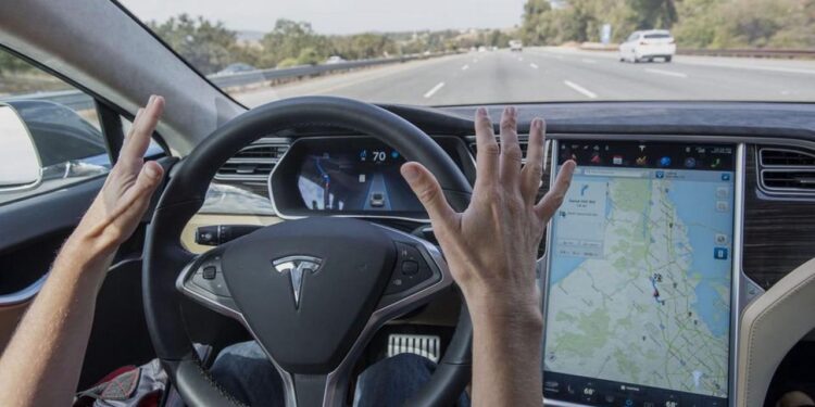 Tesla Autopilot Stirs U.S. Alarm as ‘Disaster Waiting to Happen’