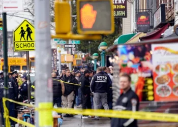 Brooklyn NY subway shooting leaves over 20 people injured