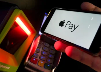 EU accuses Apple of blocking rivals from iPhone payment system