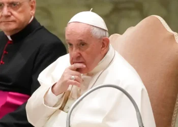 Pope Francis offers to meet Putin to try to end Ukraine war