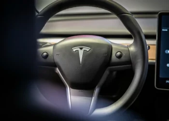 NHTSA probes Tesla Autopilot crash that killed three people