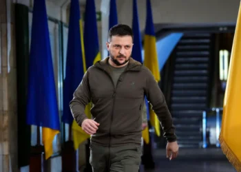 Zelenskyy calls for longer truce to evacuate Mariupol civilians