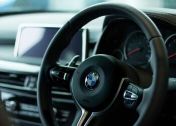 Some new BMWs will reportedly come without Android Auto and Apple CarPlay