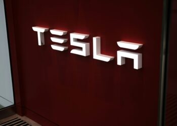 Tesla inches closer to recall as NHTSA probes autopilot software