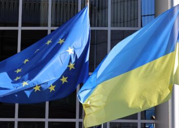 EU approves sanctions targeting Russian oil and Sberbank