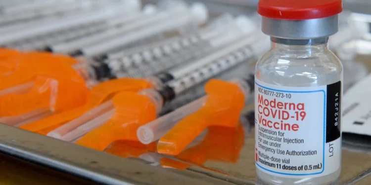 Hong Kong daily COVID cases rise above 2,000, highest since April