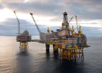 Nigeria sells marginal oilfield licenses for $482m, ignores court