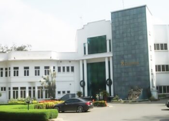 Disgruntled clients of Databank threaten to burn down company