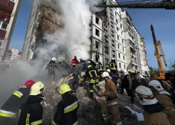 Ukraine war: Nineteen dead as Russian missiles hit cities