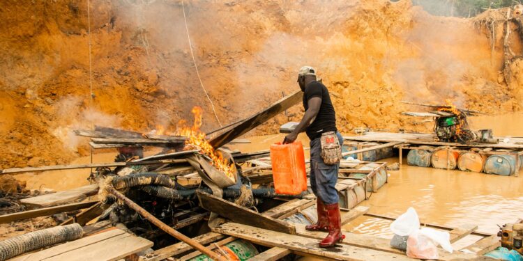 Asankragua: Small-scale miners burn galamsey equipment on River Tano