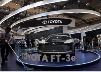 Toyota global production down for 10th month despite rising sales