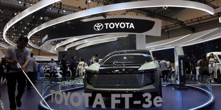 Toyota global production down for 10th month despite rising sales