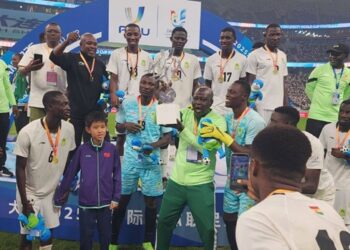 Prez Mahama gives GH¢500,000 to UDS football team after World Cup win