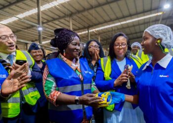 Vice president commission new sanitary pad production line partnered by Softcare