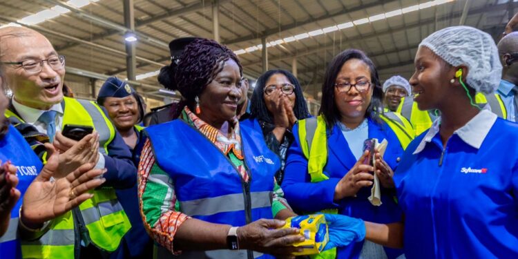 Vice president commission new sanitary pad production line partnered by Softcare