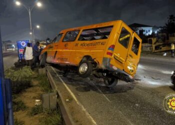 2 dead, 19 others sustain serious wounds in N1 Highway crash (Photos)