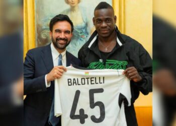 Mario Balotelli gifts Ghana jersey to NYC Mayor Zohran Mamdani