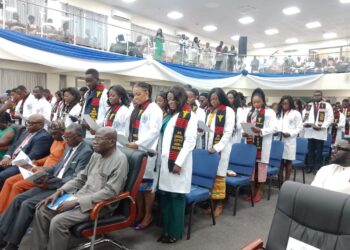 Gov’t reaffirms commitment to universal healthcare with the induction of 118 new doctors and dentists