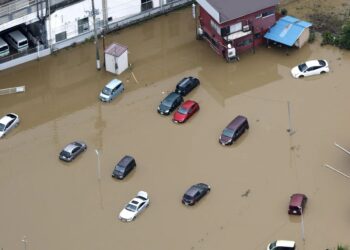 Hours of rain kills 6 people in Japan